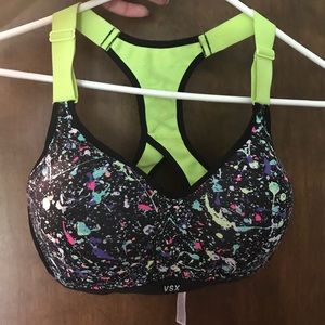 Victoria Secret sports bra 34DD